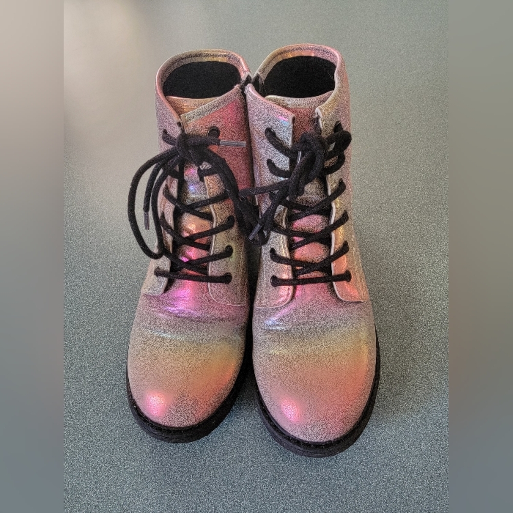 Big Kids Size 4 Iridescent Pink Lace-Up Combat Boots